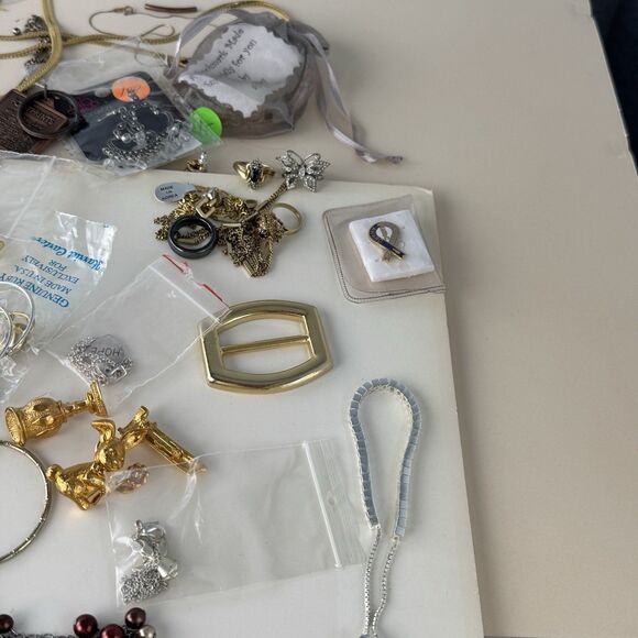 Vintage Jewelry 3 Lbs Mixed Lot Costume Fashion Rings Necklaces Chains Bracelets - Picture 9 of 12